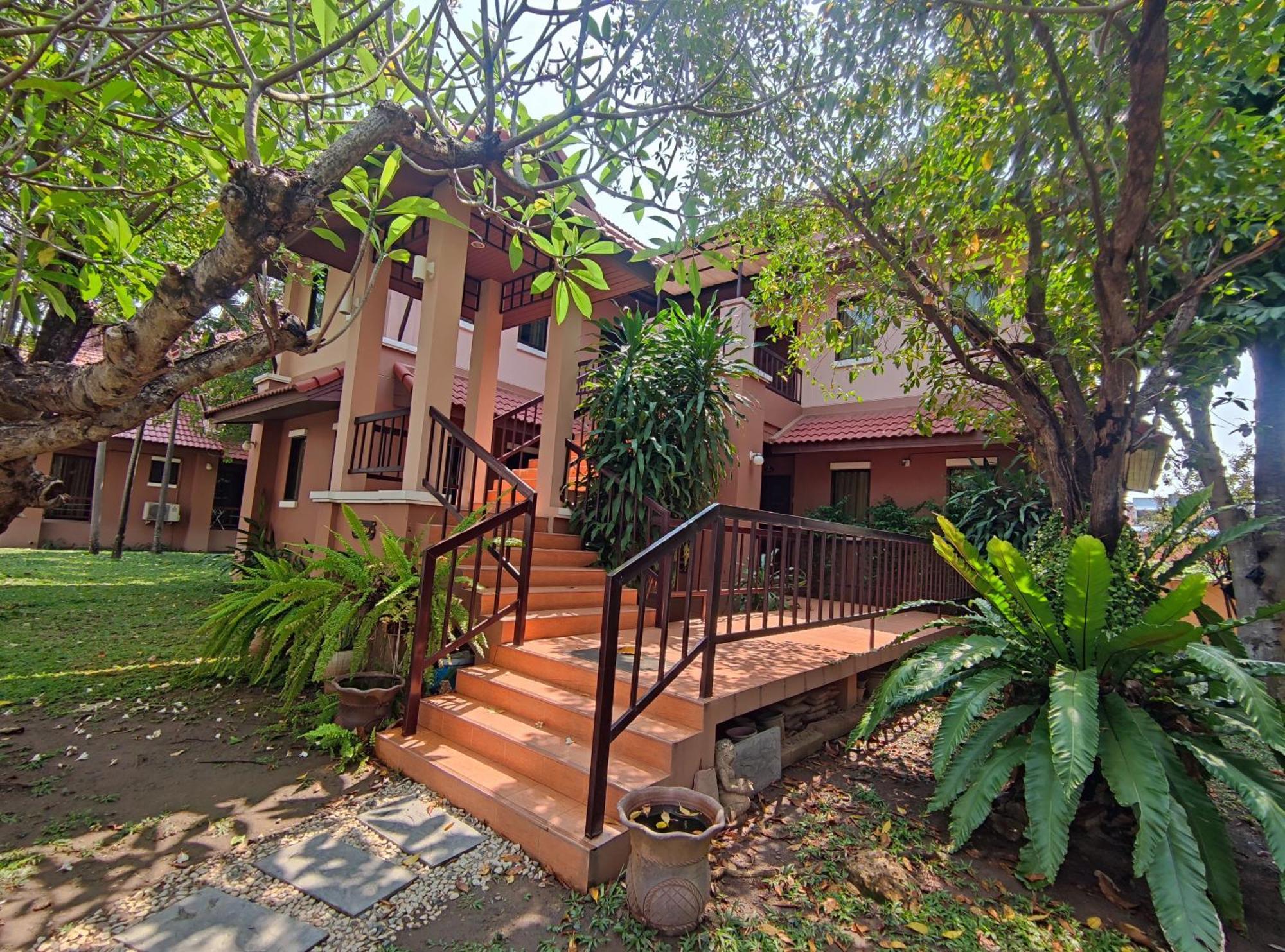 Areena Resort And Hotel Uttaradit Exteriér fotografie